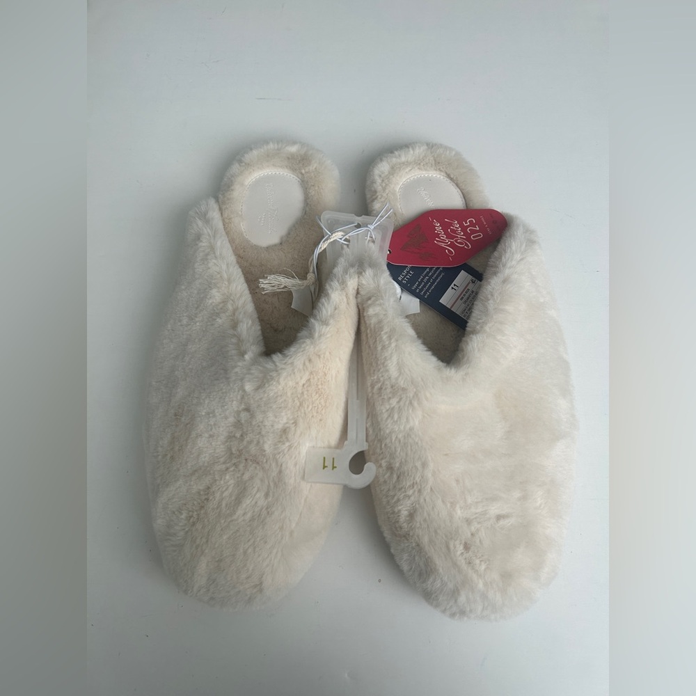Women’s Slippers Size 11 - Picture 3 of 6